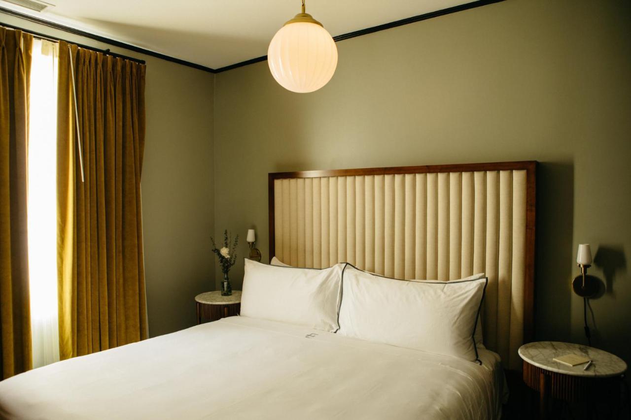 Hotel Emeline Чарлстън Екстериор снимка