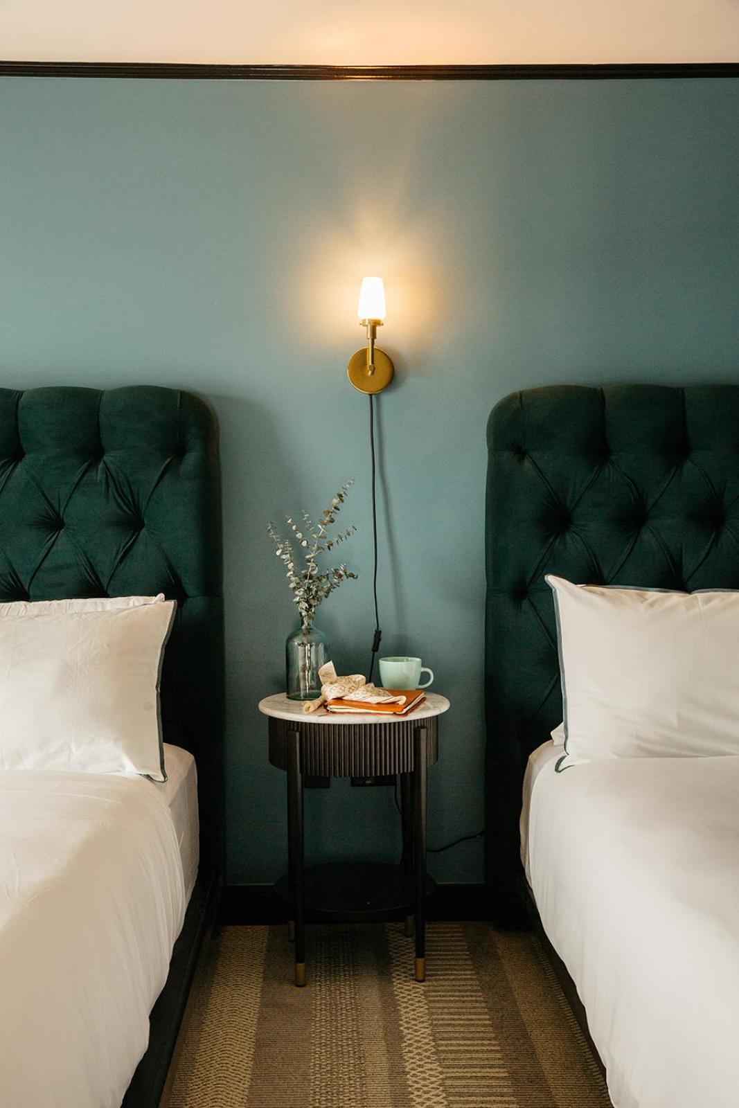Hotel Emeline Чарлстън Екстериор снимка