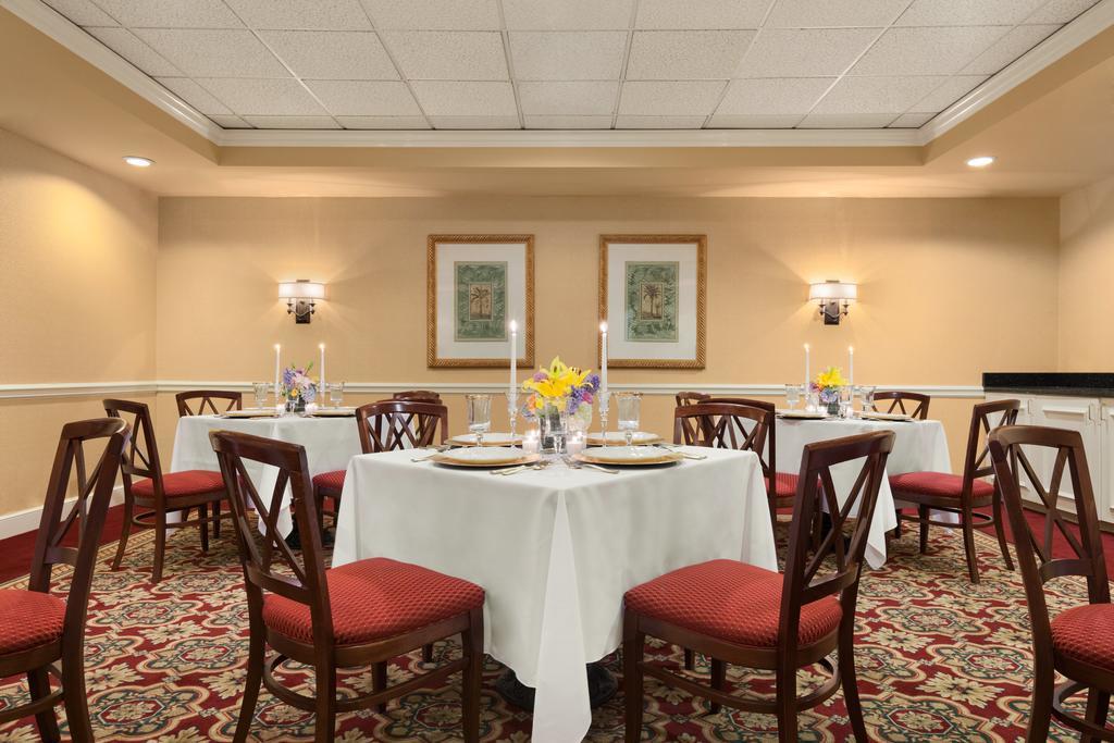 Hotel Emeline Чарлстън Екстериор снимка